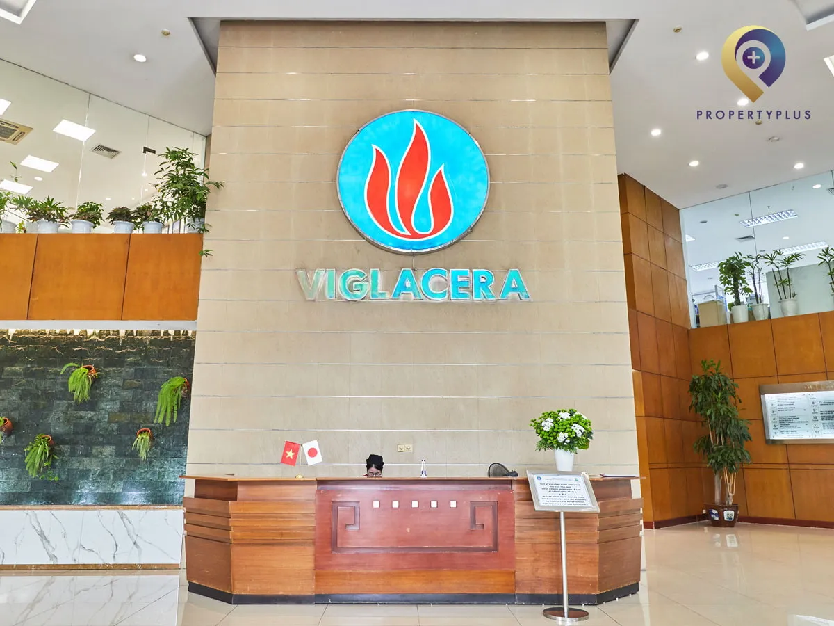 Reception desk at Viglacera Tower lobby with modern design